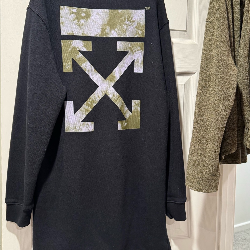 NEW - NEVER WORN Off-White Black Sweater with Olive Graphic - NWOT